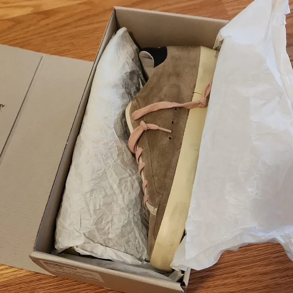 Golden Goose Super Star Taupe Suede, Pink Laces, Silver Star, Size 10B, or 40 - Picture 11 of 17